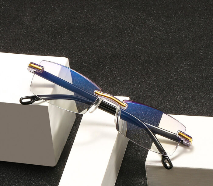 Fashion Reading Glasses With Diamond Cut Edges - Image 4