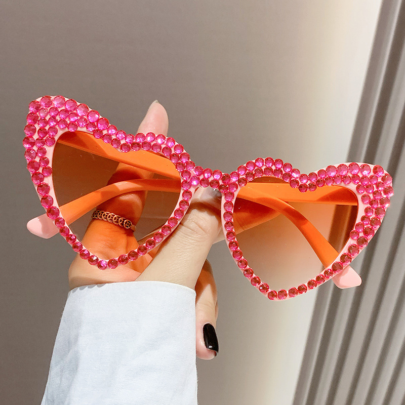 3f12a110-c099-42fc-a655-5abe1f8ac08f.jpg Female Cute Cat Eye Heart-shaped Sun Glasses - Image 1