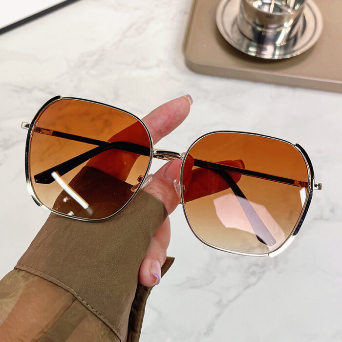 Men's And Women's Fashionable UV Protection And Slimming Sun Glasses - Image 3